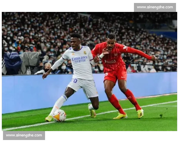 国家德比爆赛后混战!维尼修斯怒冲对手,警方出面平息 国家德比爆赛后混战!维尼修斯怒冲对手,警方出面平息