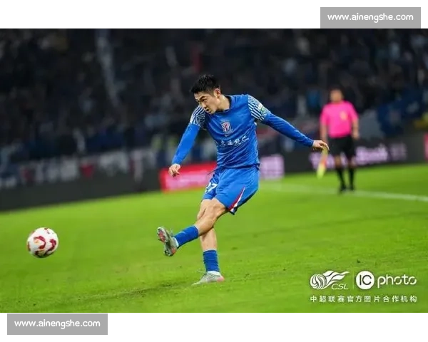 吴曦破门路易斯双响救主 申花 2-2 绝平英博距榜首 2 分